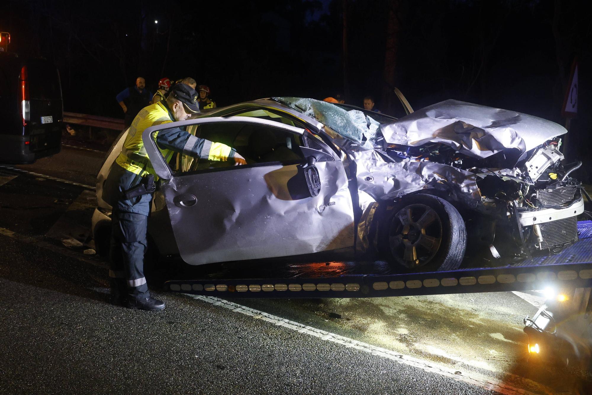 Dos fallecidos y dos heridos graves en un accidente en Ames 