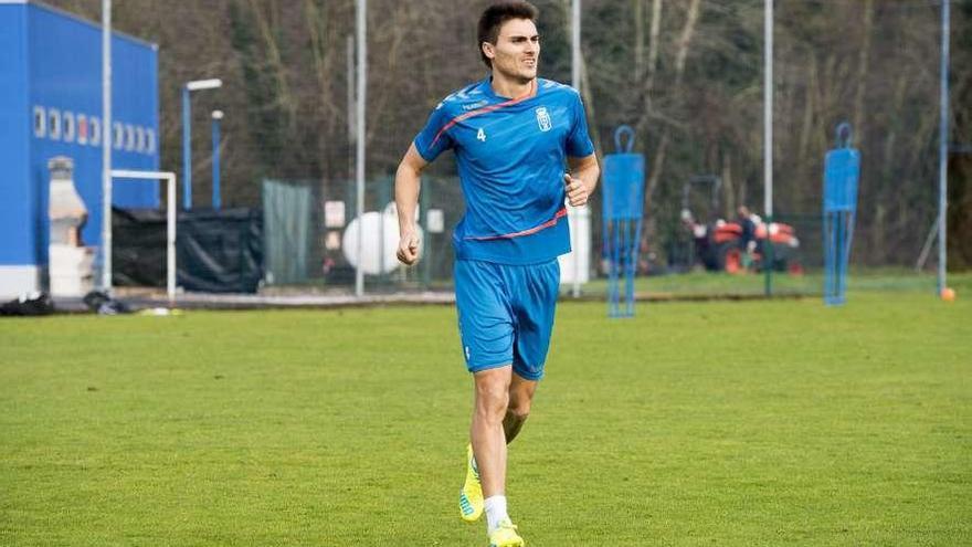 Jonathan Vila, en un entrenamiento en El Requexón en la temporada 2015-16.