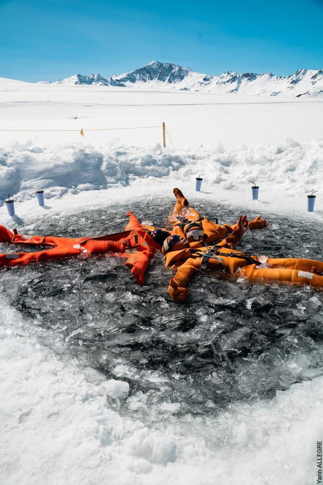 Flotar en el hielo en Val d'Isère