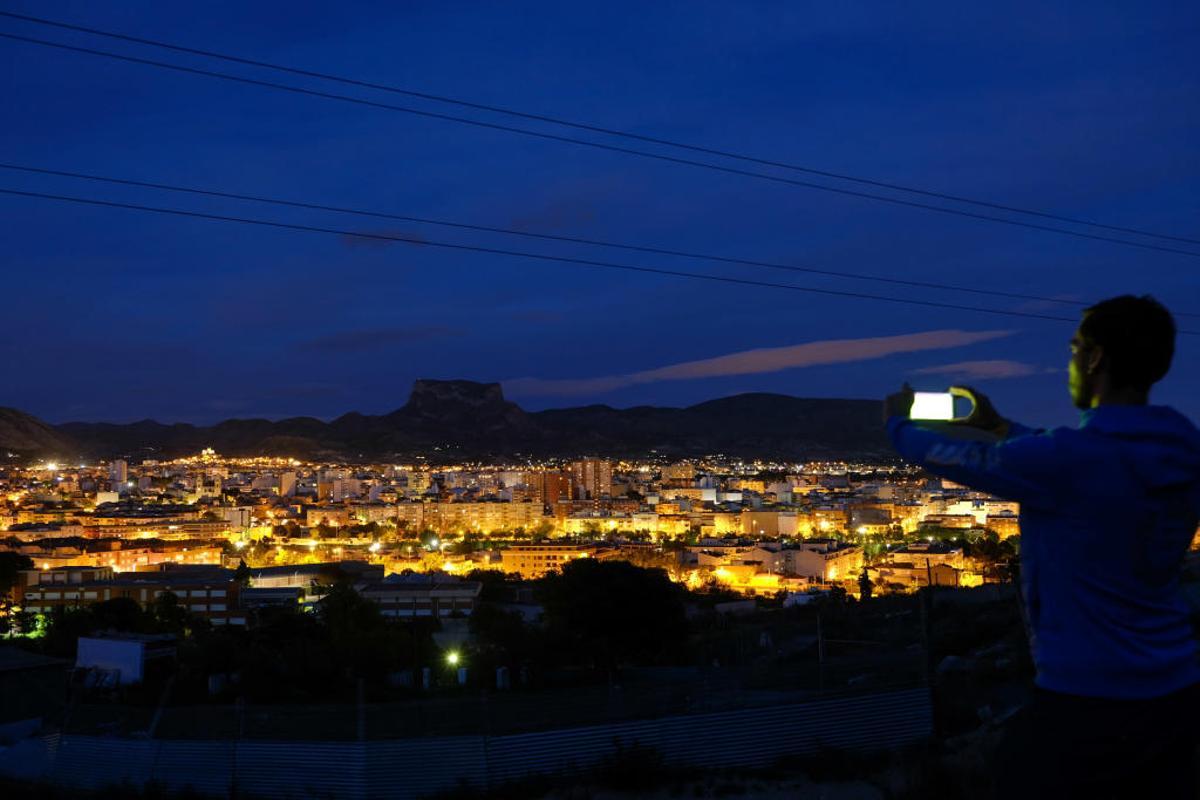 Elda ajusta el gasto eléctrico