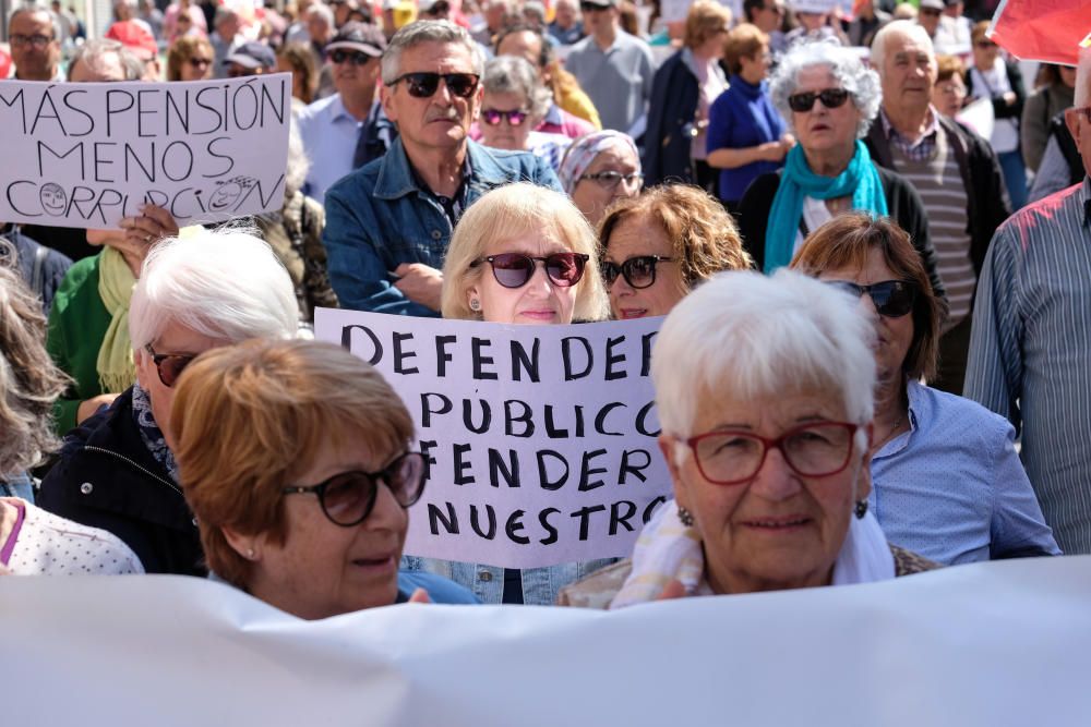 La manifestación del Día del Trabajador reúne a 18 colectivos y partidos del Medio Vinalopó