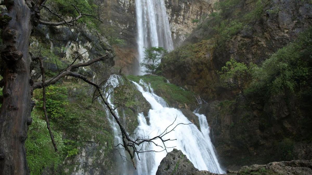 Los chorros del río Mundo, en el Parque Natural de Los Calares del Mundo y de la Sima. | TURISMO CASTILLA-LA MANCHA