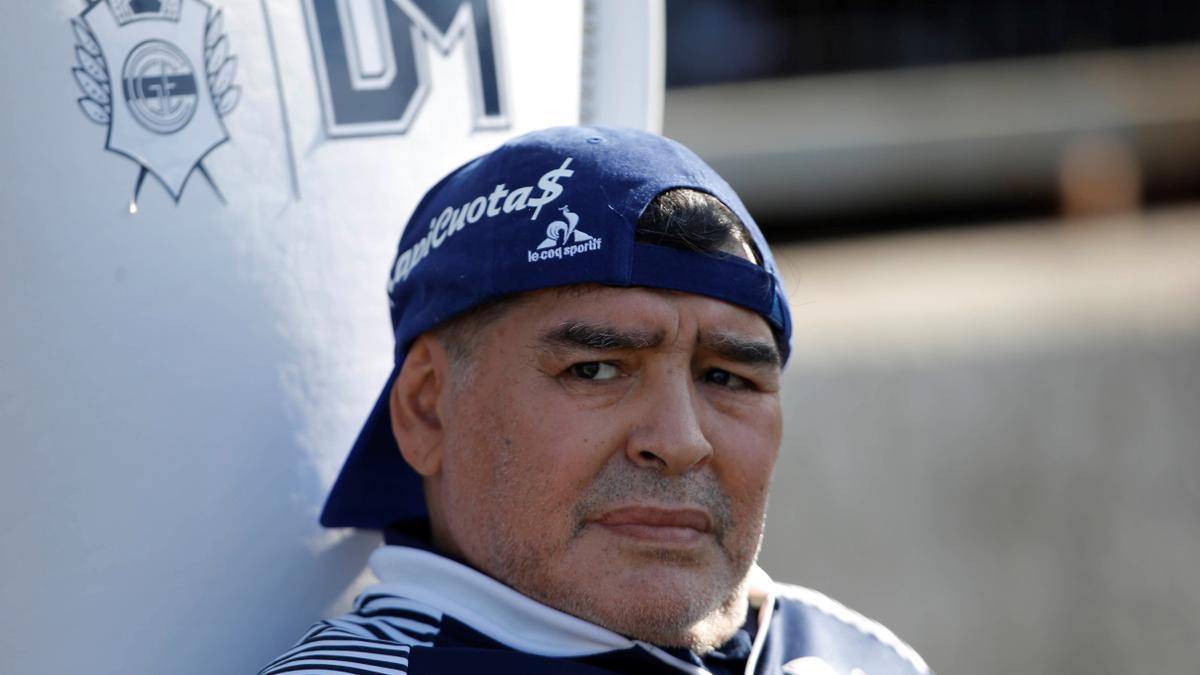 Un informe concluye que Maradona tuvo cuidados médicos deficientes e inadecuados.