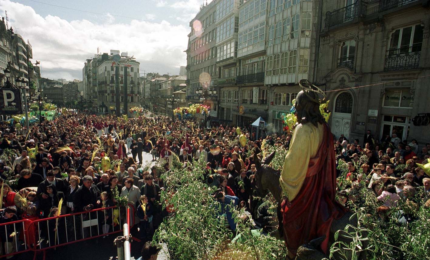 2000 Imagen de la procesión de la Borriquita dentro de la Semana Santa de Vigo Jesús de Arcos (5).jpg
