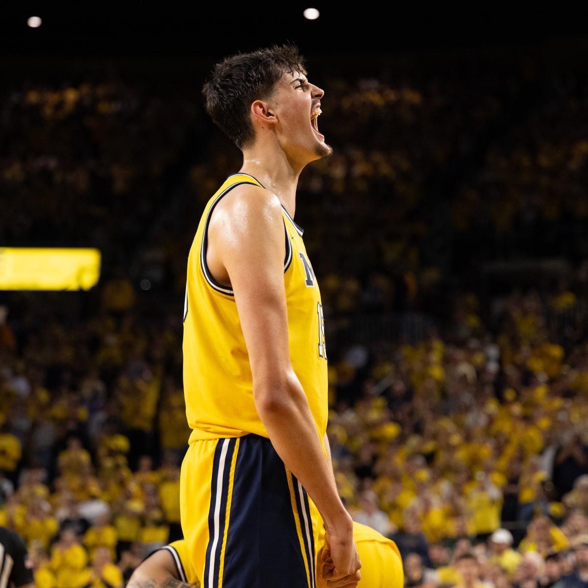 Aday Mara, celebrando una acción del duelo con Michigan