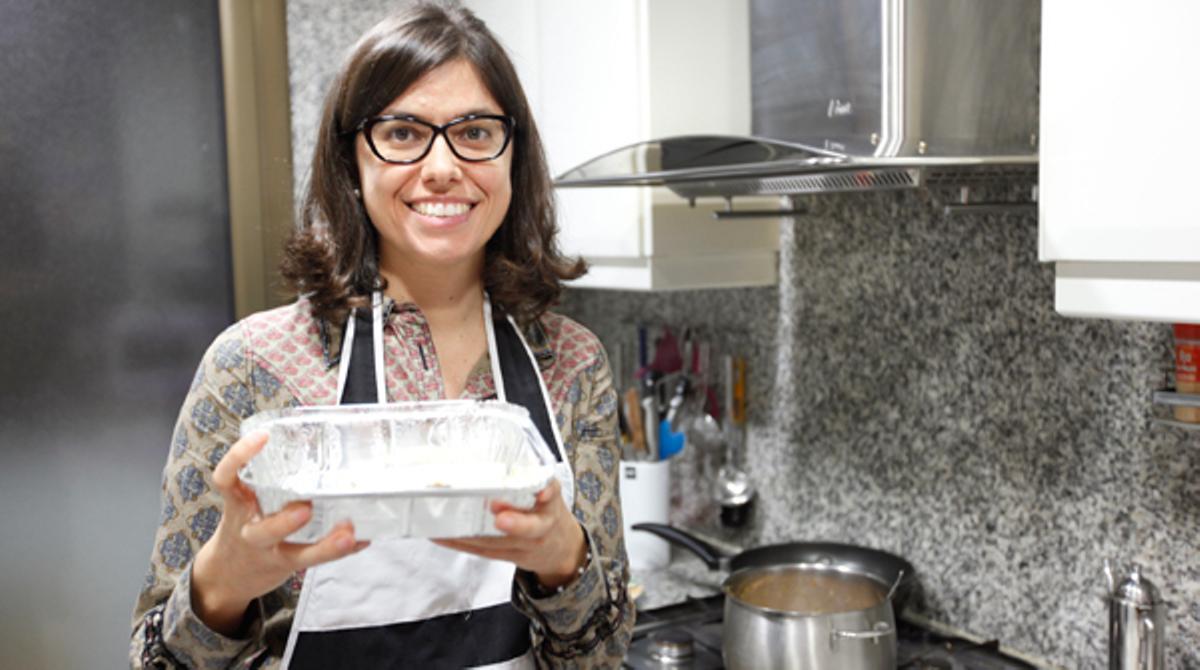 Paula Sanz ens prepara uns canelons de bolets.
