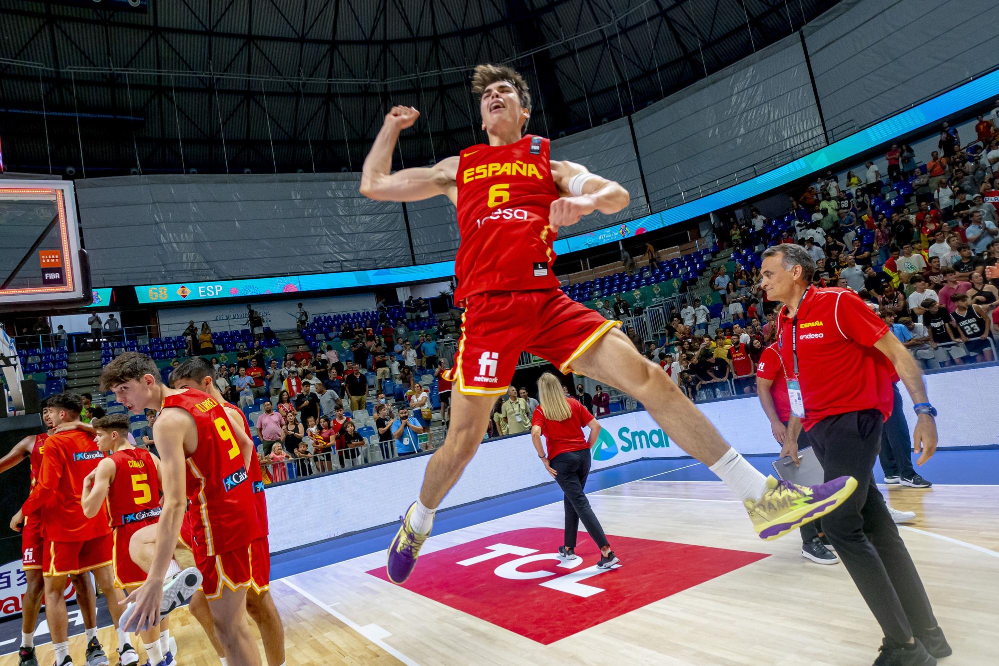 Lucas Marí (6) y De Larrea (9), tras la clasificación para la final del Mundial U17