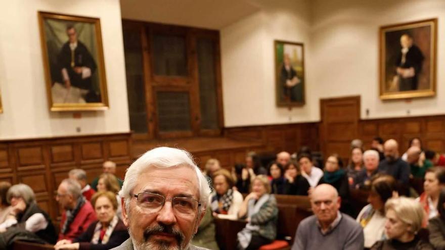 Carlos Alvar, en el aula magna, antes de la conferencia.