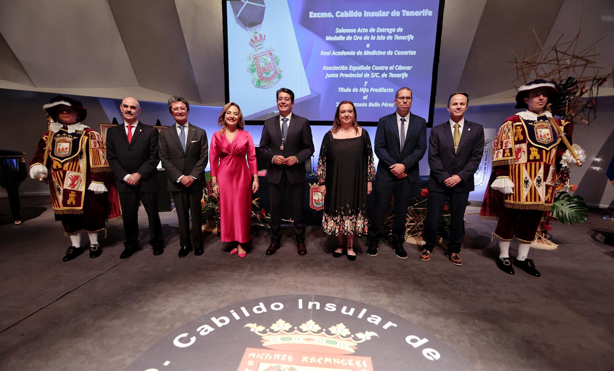 Acto de entrega de Medalla de Oro e Hijo Predilecto de la Isla de Tenerife