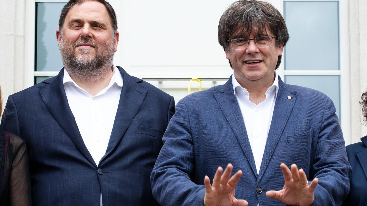 Carles Puigdemont y Oriol Junqueras reciben la notificación del TSJC.