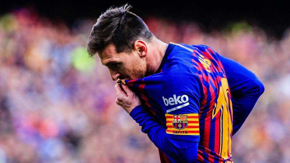 La foto con la que Leo Messi felicitó al Barça por sus 125 años, con beso al escudo