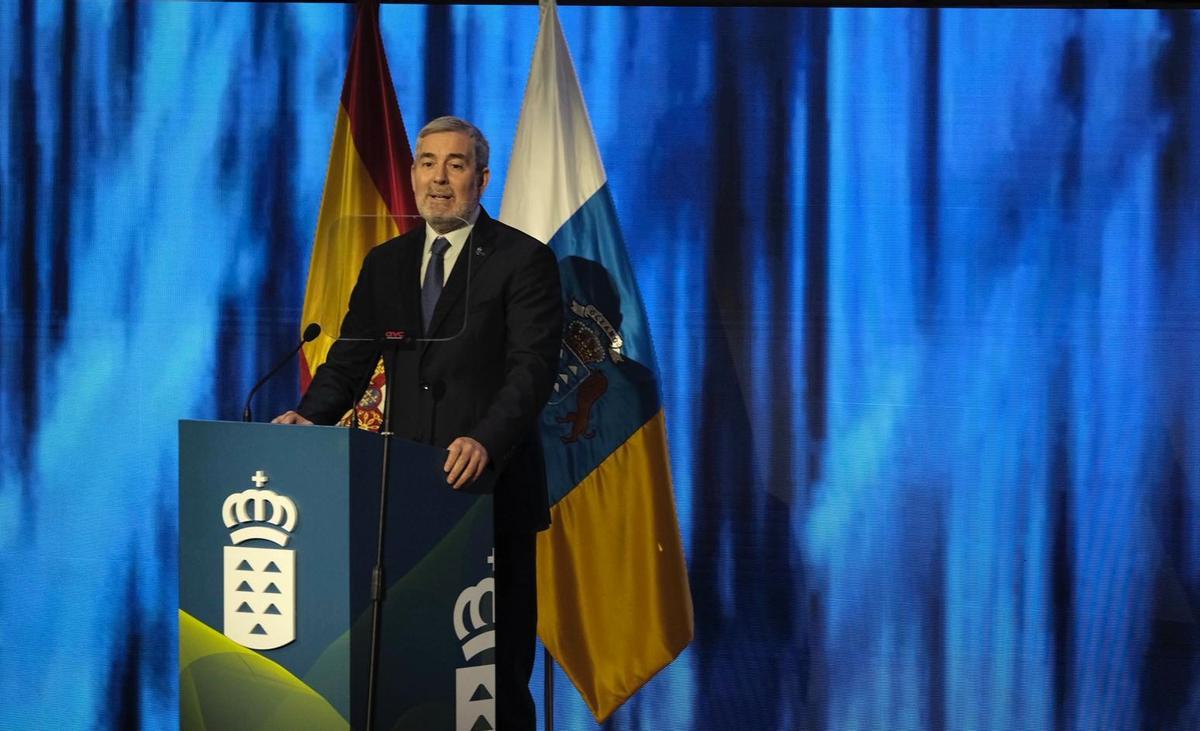 El presidente Fernando Clavijo durante su discurso en el acto institucional del Día de Canarias.