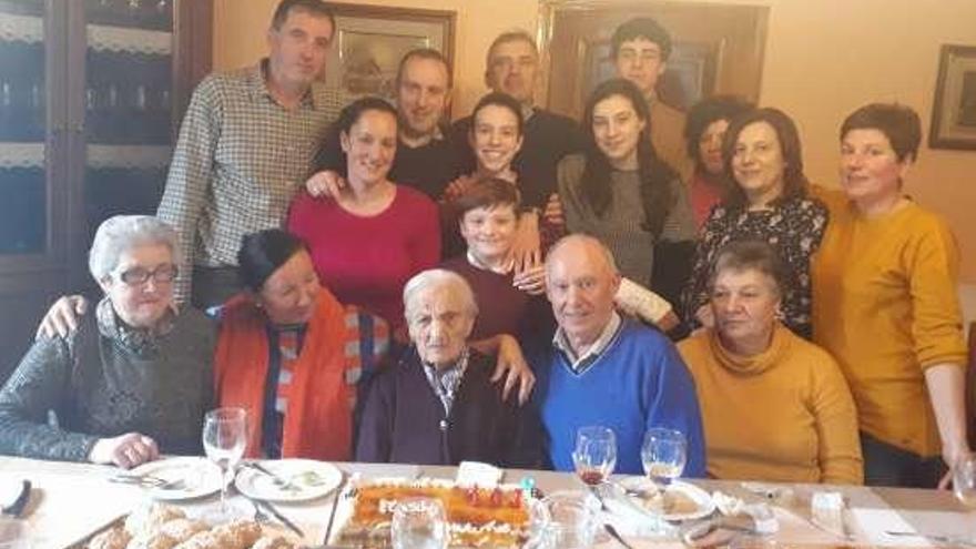 María Alonso Navaza celebra sus 103 años en Toiriz