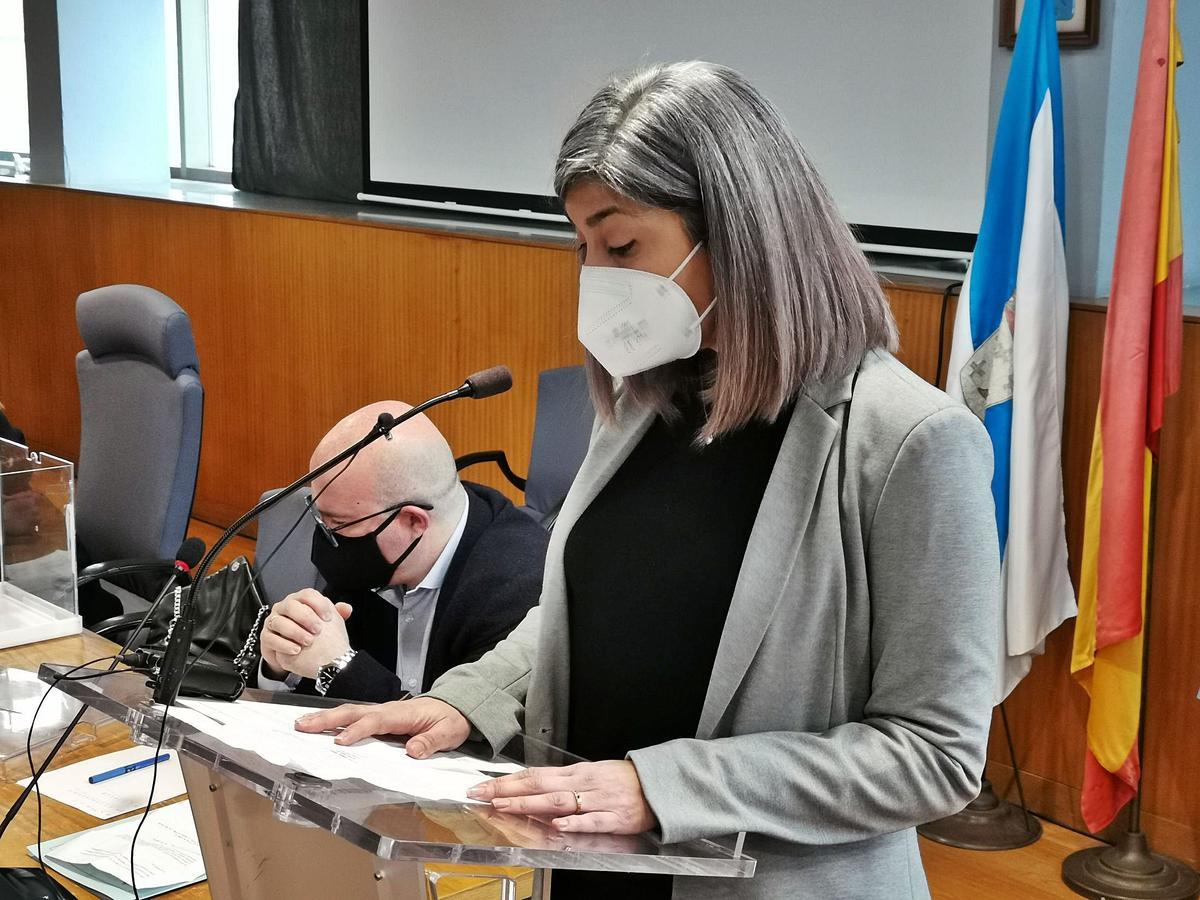 MInuto de silencio que se guardó por la muerte de Xosé Manuel Pazos. | // SANTOS ÁLVAREZ