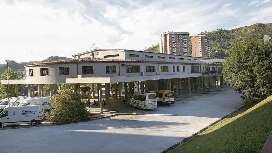 Ubicación actual de la estación de autobuses, en la zona de O Pino, una terminal que será trasladada a la de A Ponte. // Iñaki Osorio
