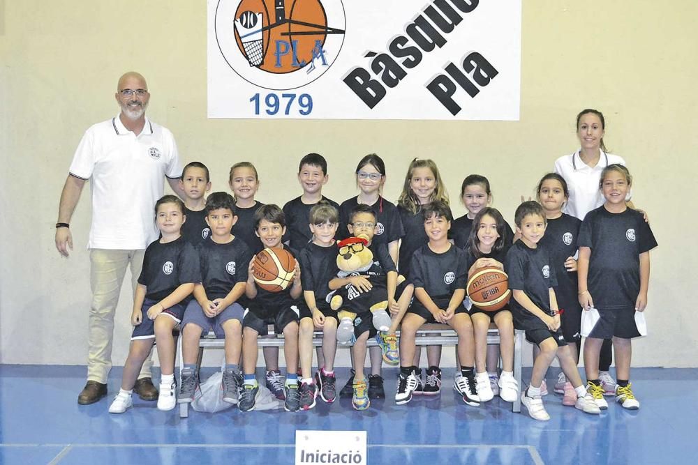 Bàsquet Pla presenta sus equipaciones