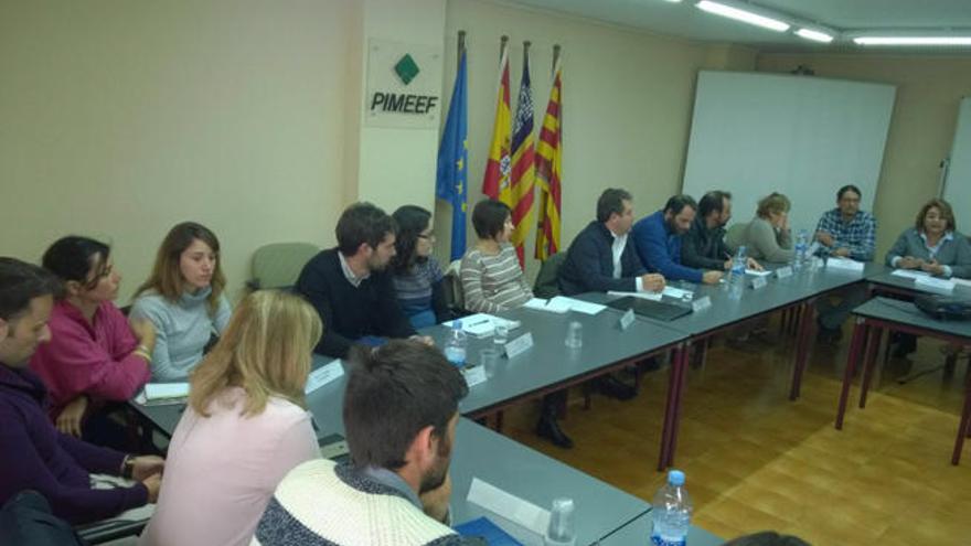 35 personas de distintas entidades acudieron a la primera reunión celebrada en la Pimeef.