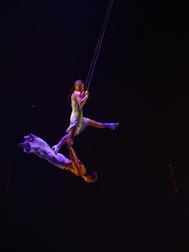 Die Aufführung der Vorstellung Corteo des Cirque du Soleil im Velodrome von Palma