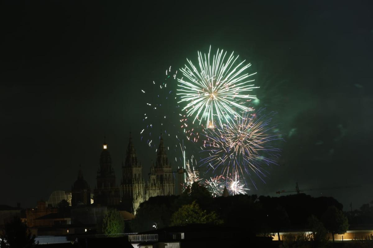 Nueva firma, misma magia: los fuegos cumplen con el Apóstol Santiago