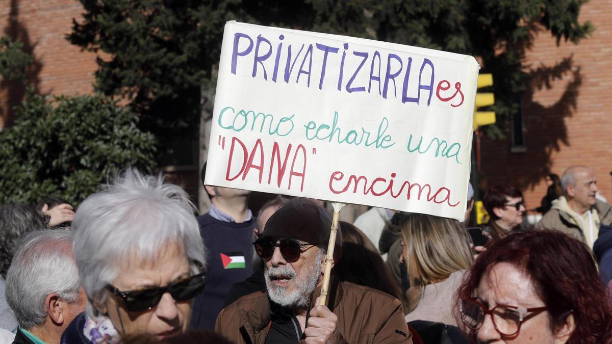 Manifestación por la sanidad pública, este domingo en Zaragoza.