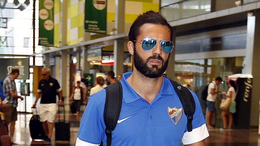 Sergio Sánchez, antes de emprender un viaje con el Málaga en la  Estación del AVE.