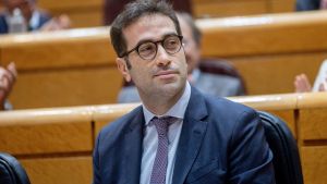 El ministro de Economía, Comercio y Empresa, Carlos Cuerpo, durante un pleno en el Senado, a 17 de junio de 2025, en Madrid (España). Esta es la primera sesión de control en el Senado a la que se enfrenta el Gobierno de coalición tras la crisis abierta en