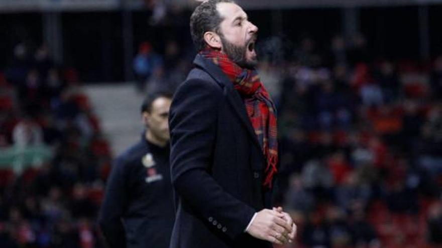 Pablo Machín dóna instruccions durant el passat Girona-Lugo, a Montilivi.