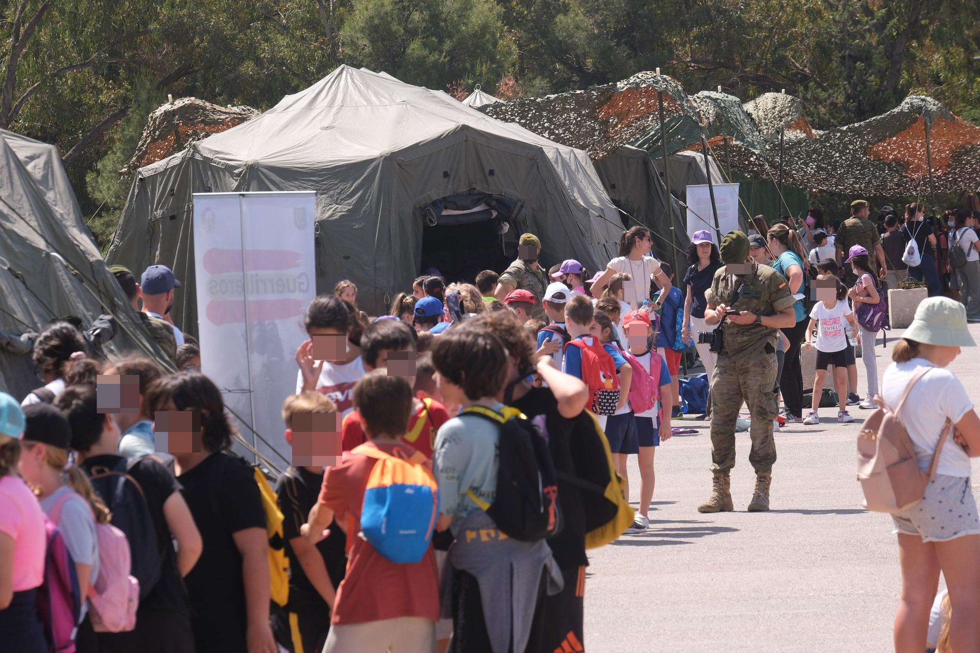 1600 niños de colegios de la provincia visitan la base militar del MOE en Rabasa