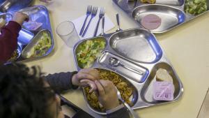 Niños en un comedor escolar de la provincia de Alicante