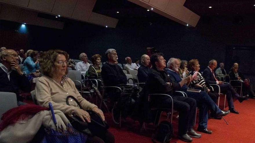 Público, durante la conferencia de Daniel Gouveia.