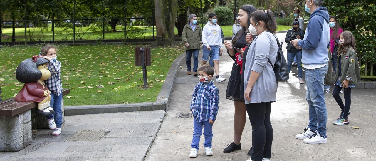 Turistas en Oviedo.