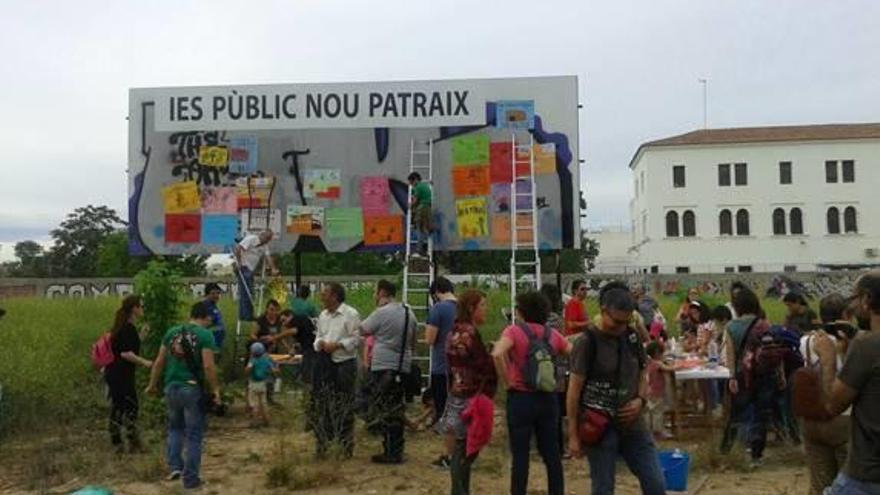 Protesta vecinal en 2015 por el retraso del IES Nou Patraix.