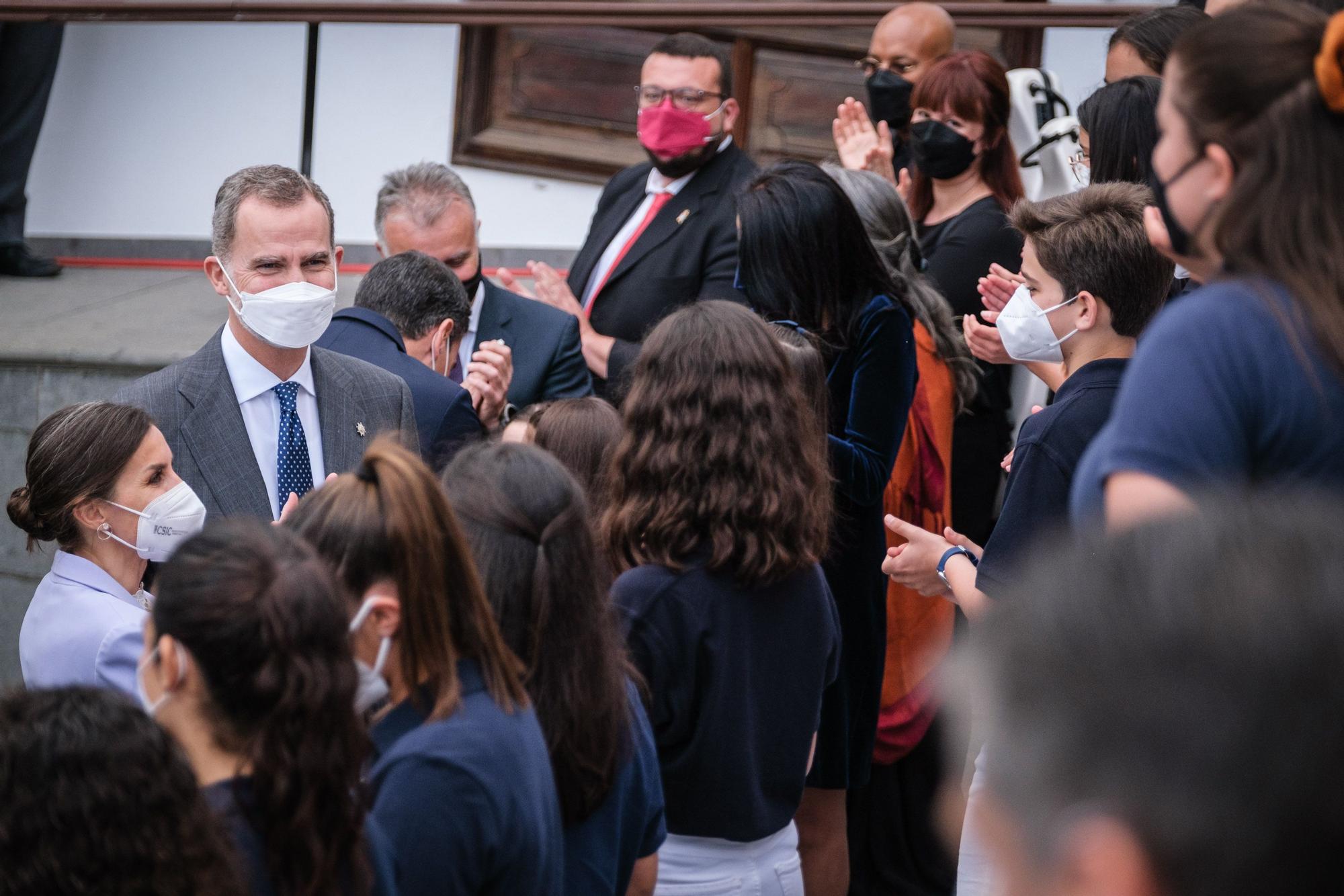 Visita del Rey y los presidentes de las comunidades a La Palma al acto de homenaje a los palmeros