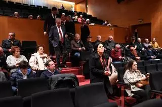 Una tensa asamblea recompone el consejo