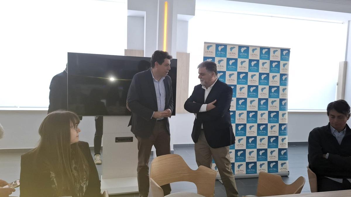 El presidente de Uepal, César Quintanilla, junto al alcalde de Villena, Fulgencio Cerdán.