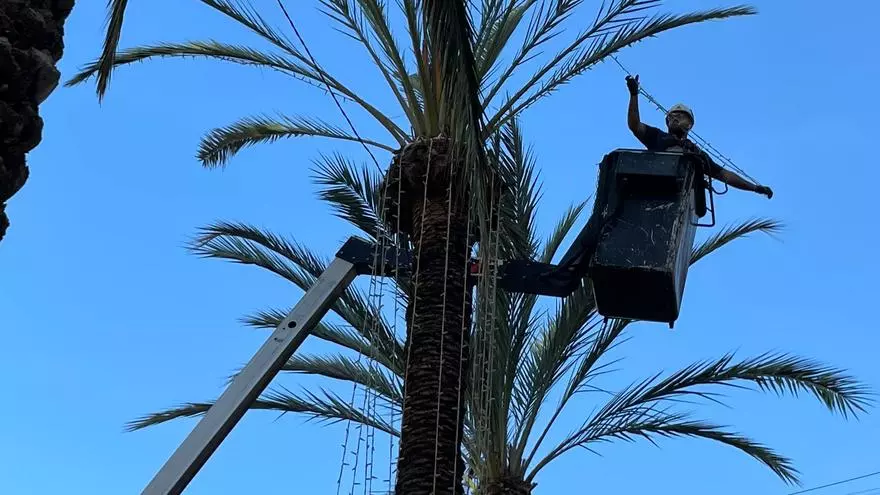 Alicante adelanta la Navidad a septiembre: comienza la instalación del alumbrado navideño