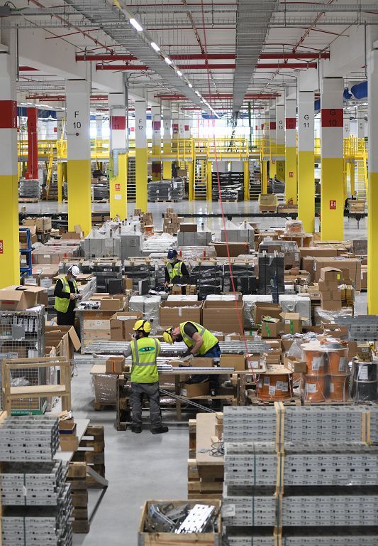 Así es el nuevo centro logístico de Amazon en la Región