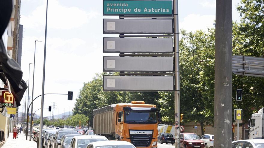 &quot;Inasumible&quot;, dice el gobierno de los 1.360 camiones que cruzan La Calzada
