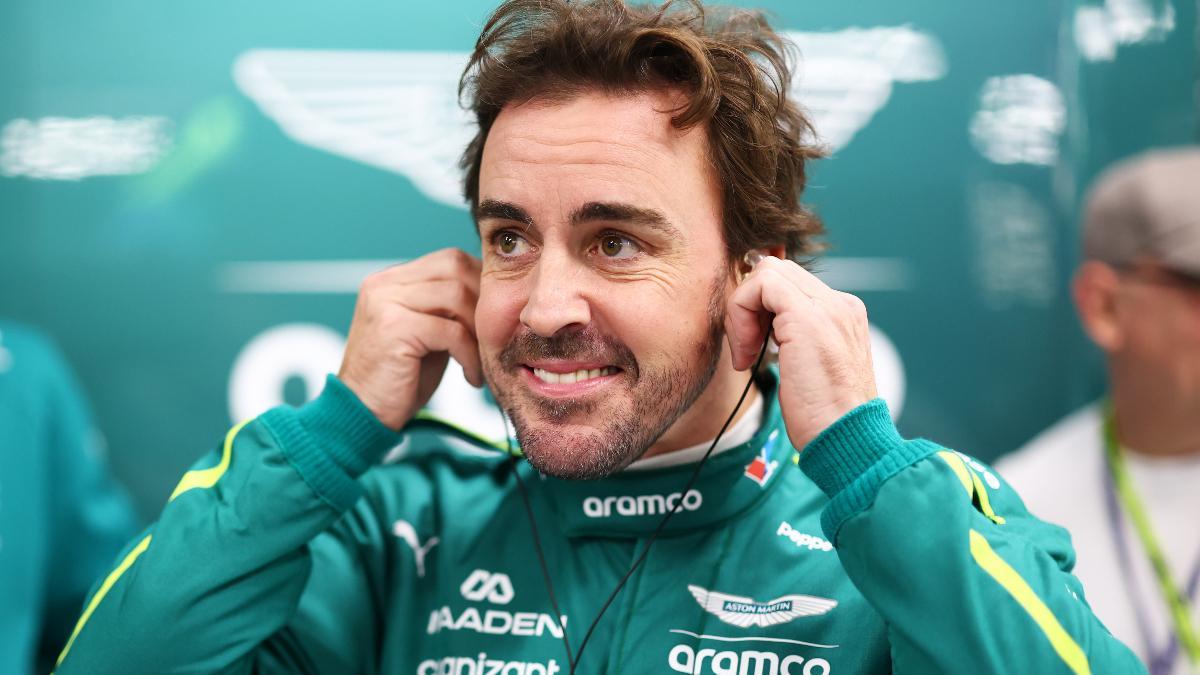 Alonso, en el box de Aston Martin tras la 'qualy' del GP de Qatar