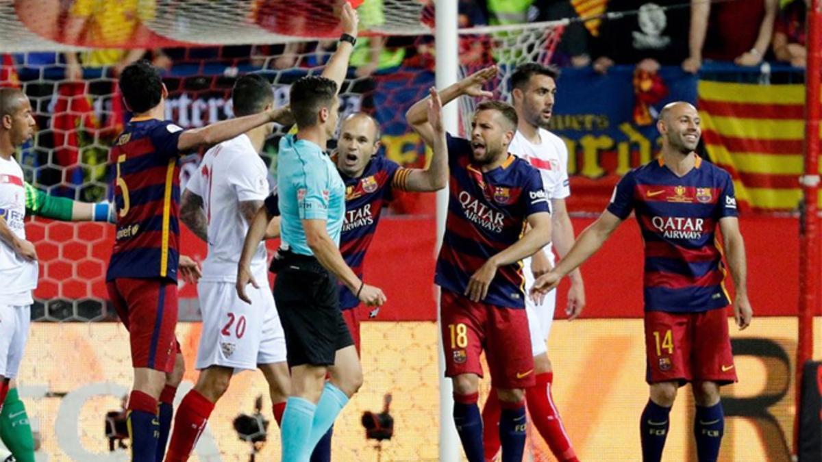 Mascherano fue el primer expulsado en la final de la Copa del Rey