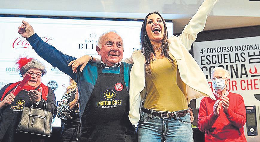 Los ganadores de Protur Chef Celebrity, Toni Ballador, y la actriz y modelo Marga Bonnín.