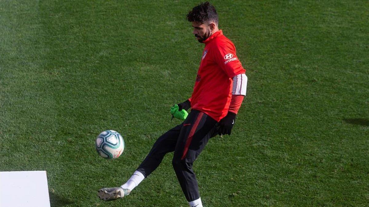 Diego Costa durante un entrenamiento