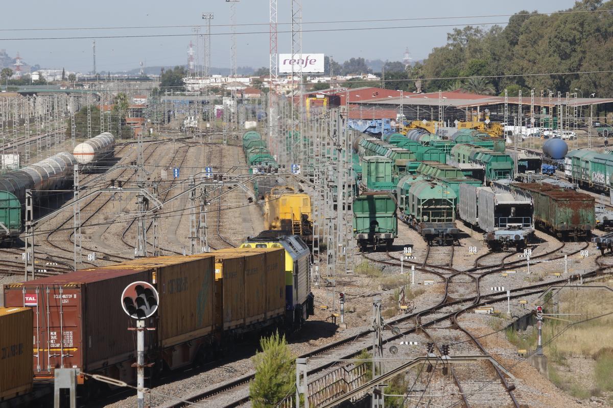 AJGONZALEZ CORDOBA Estacion de ferrocarril tren mercancias del Higueron logistica