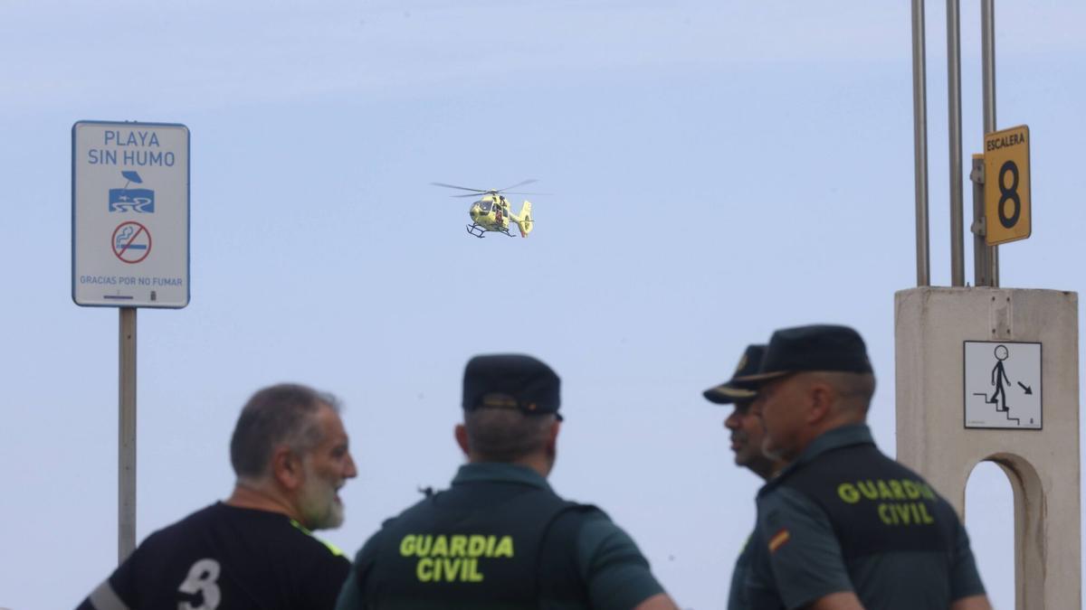 Un avilesino de 19 años, el bañista desaparecido en la playa de Salinas: "Es una desgracia; la mar es muy traicionera"
