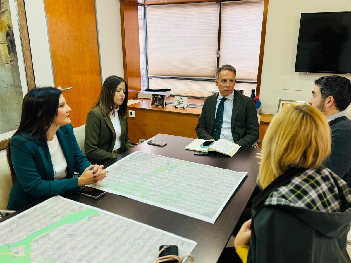 Encuentro entre el alcalde de Lorca y representantes de la Delegación Territorial del Colegio de Geógrafos de la Región de Murcia.