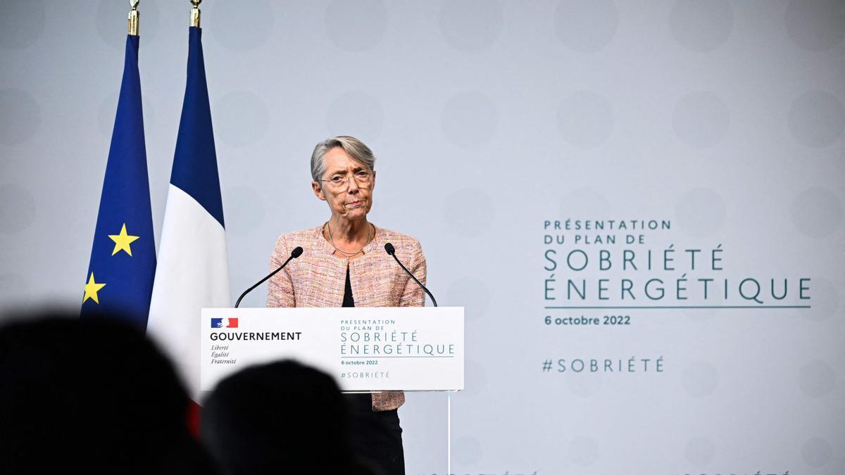 La primera ministra francesa, Elisabeth Borne, durante la presentación del plan de sobriedad energética en París, este jueves.