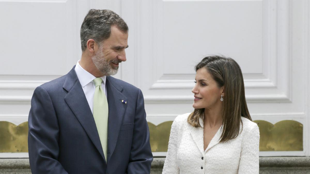 El rey Felipe VI y la reina Letizia en la recepción del presidente de Colombia