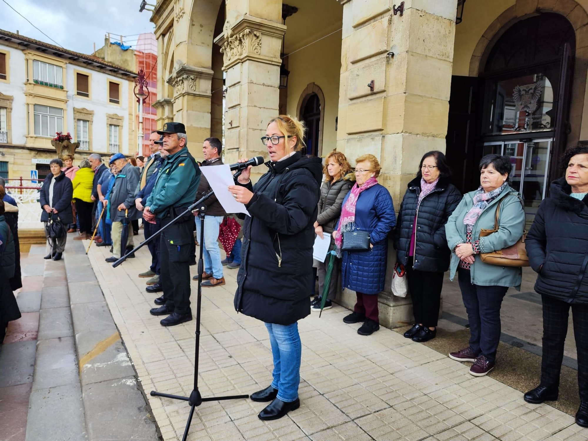 Villaviciosa, contra la violencia de género: los vecinos salen a la calle para conmemorar el 25N
