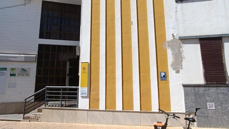 El alcalde  de Posadas denuncia la deficiente atención en la oficina local del SEPE