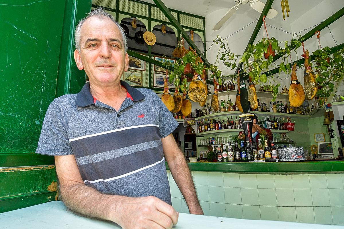 Juan José Betancor, en su bochinche.